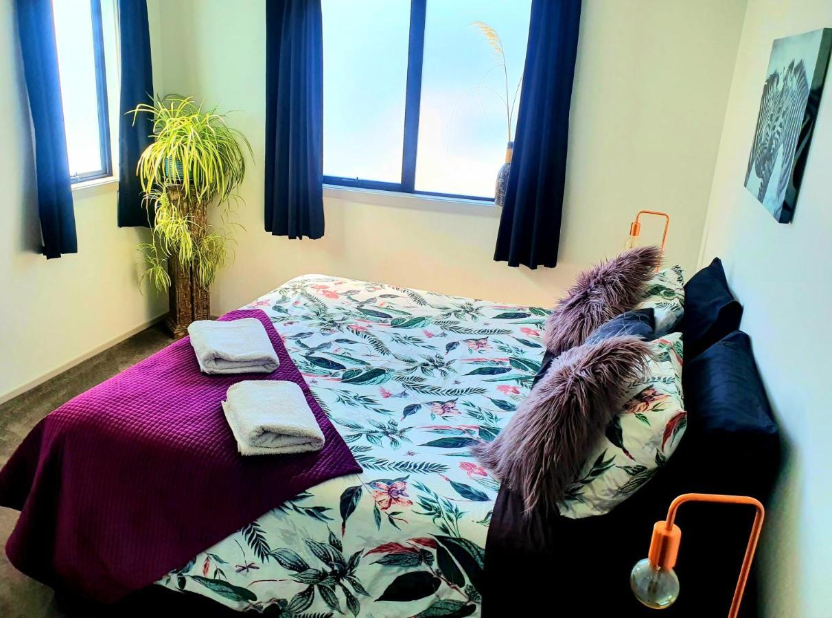 Hawea Heaven: Superking Beds + Hot Tub + Mountain Βίλα Γουανάκα Εξωτερικό φωτογραφία