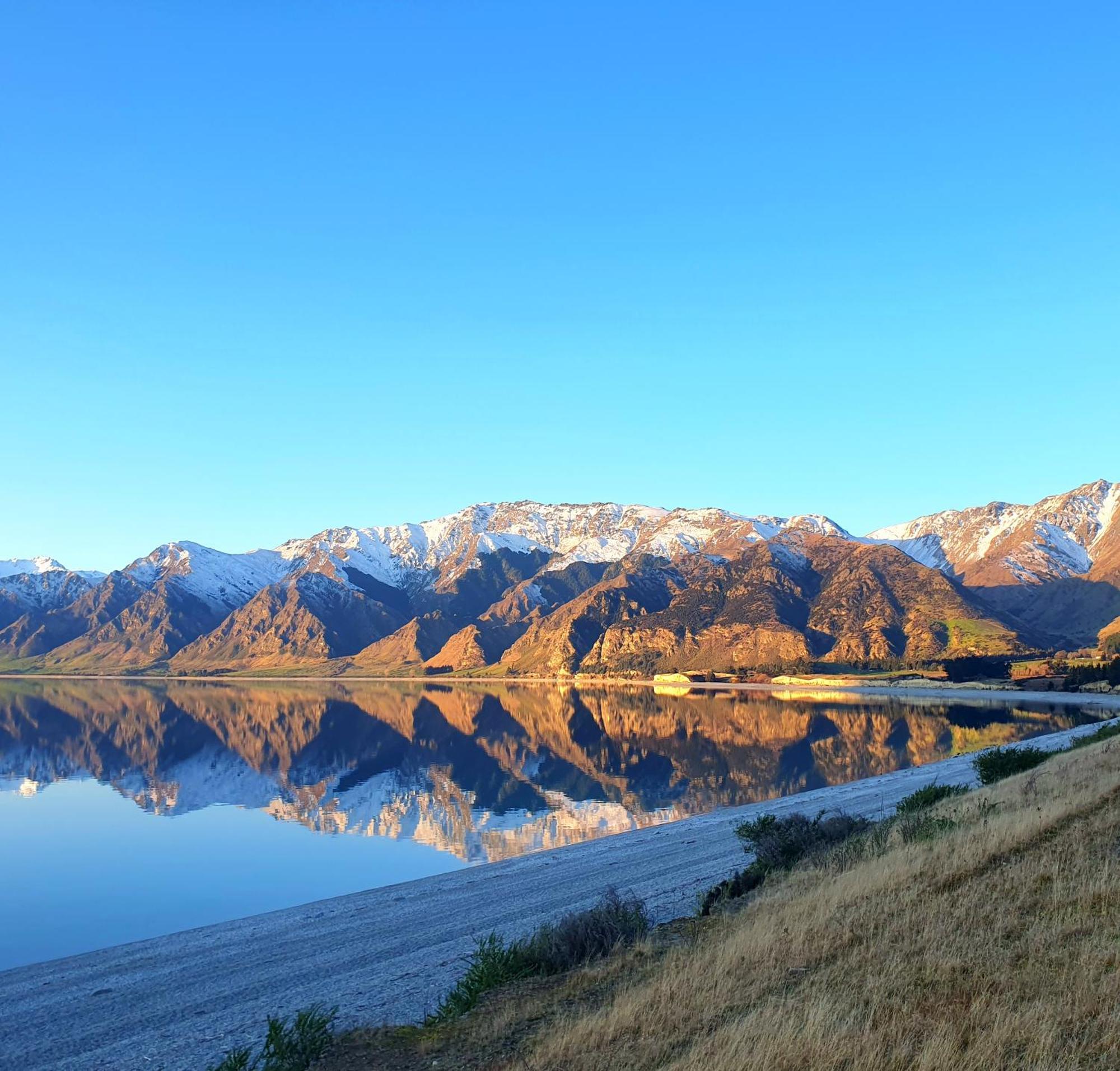 Hawea Heaven: Superking Beds + Hot Tub + Mountain Βίλα Γουανάκα Εξωτερικό φωτογραφία