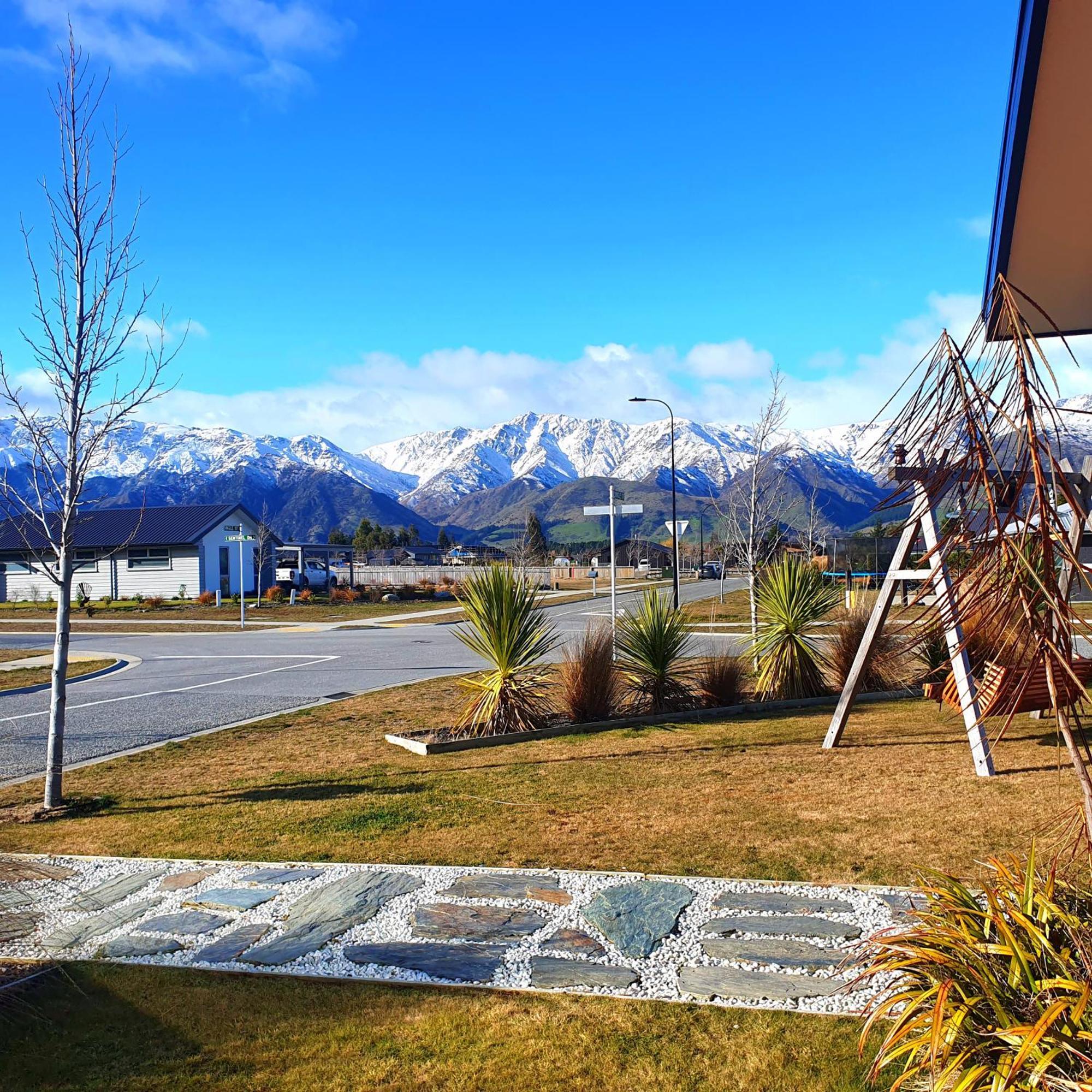 Hawea Heaven: Superking Beds + Hot Tub + Mountain Βίλα Γουανάκα Εξωτερικό φωτογραφία